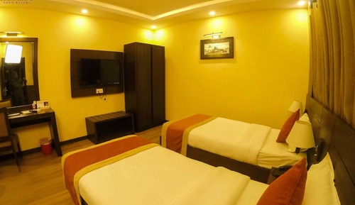 Habitación superior con 1 cama doble o 2 individuales