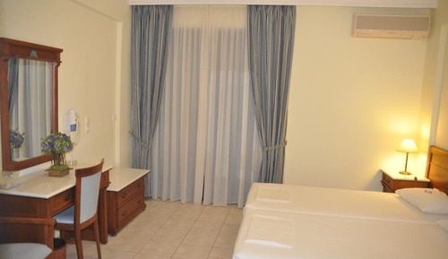Habitación estándar con 1 cama doble o 2 individuales