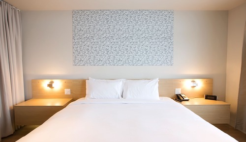 Suite ejecutiva, 1 cama de matrimonio grande, balcón, vistas al lago