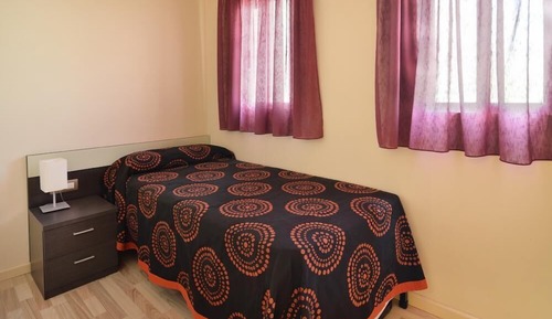 Apartamento, 2 habitaciones, balcón, vistas al jardín