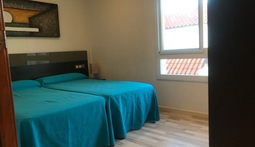 Apartamento, 4 habitaciones, balcón, vistas al mar