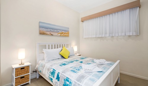 Apartamento ejecutivo, 3 habitaciones, vistas a la piscina