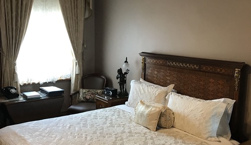 Habitación doble (Upstairs Victorian King Room – Bronze)