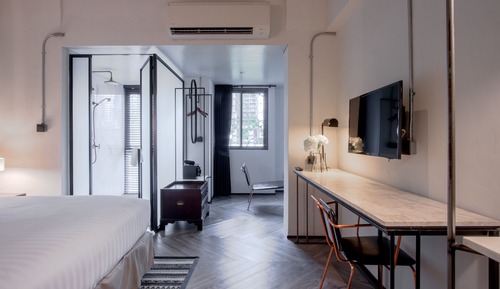 Deluxe King Room