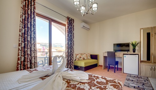 Habitación triple, balcón