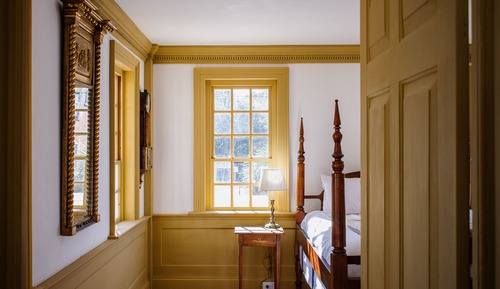 Bellingham Parlor Suite
