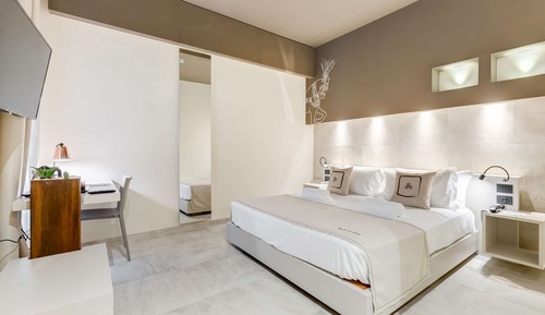 Suite junior, 1 cama de matrimonio, balcón (with Single Sofabed)