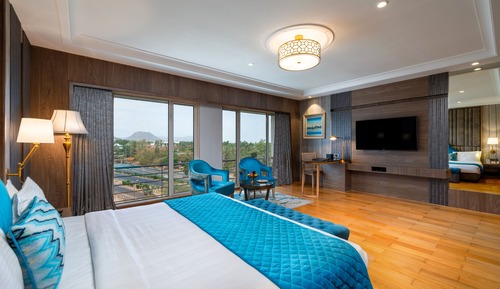 Express Suite (Spacious Room, Bath Tub)