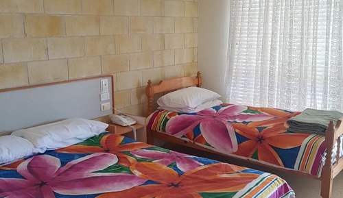 Habitación con 2 camas individuales