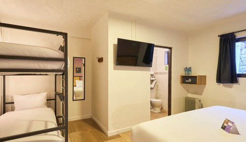 Habitación cuádruple familiar, varias camas