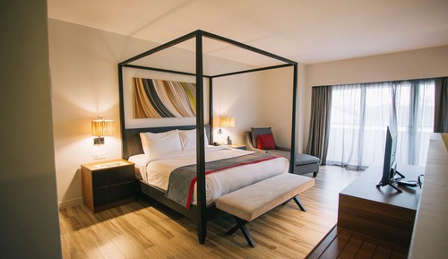 Suite familiar, vistas a la piscina