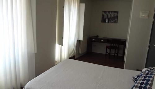 Habitación básica con 2 camas individuales, 2 camas individuales