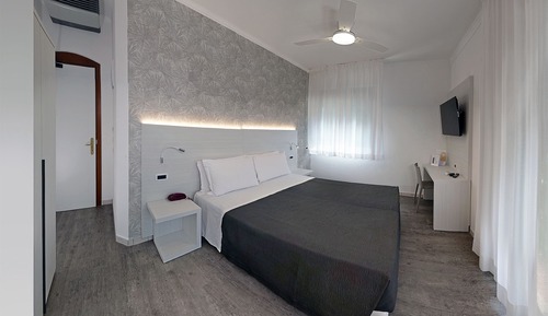 Habitación superior con 1 cama doble o 2 individuales