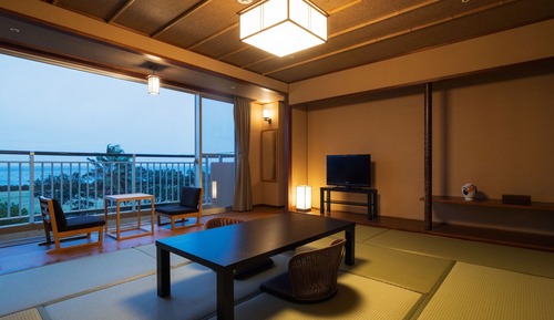 Habitación tradicional (Japanese Room with Shower for 1-4 ppl)