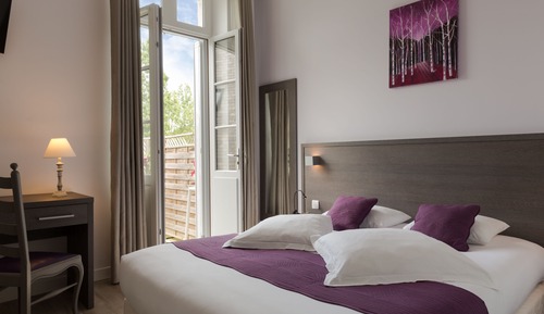 Habitación Confort doble, 1 cama de matrimonio, bañera de hidromasaje