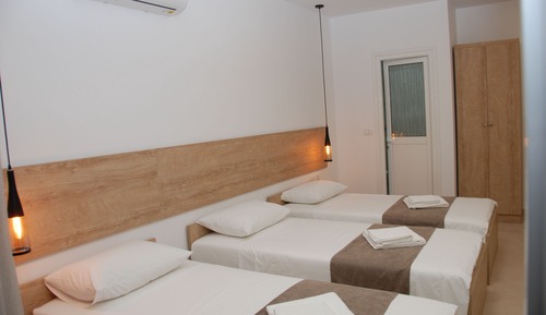 Habitación triple, balcón, vistas al mar