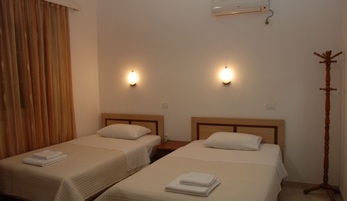 Habitación estándar con 2 camas individuales, vistas al jardín