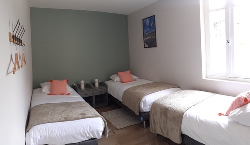 Habitación triple clásica, baño privado