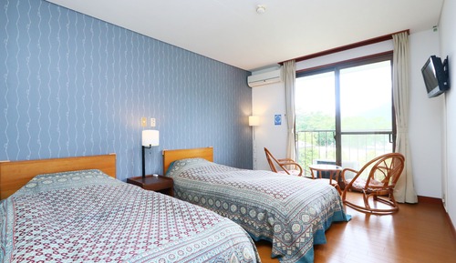 Habitación con 2 camas individuales, vistas al lago