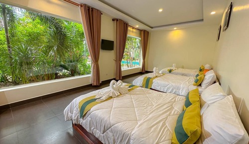 Habitación triple familiar, 3 habitaciones, acceso a la piscina, en la zona del jardín