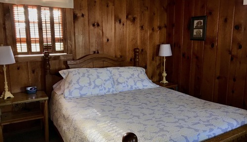 Cabaña clásica, 1 cama de matrimonio, frigorífico y microondas (Cabin 1)