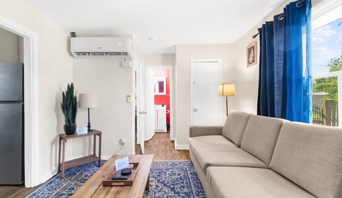 House, 1 King Bed with Sofa bed, Patio, Garden View (12th Ave The Bricks - Unit 1)
