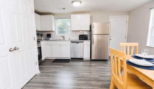 House, Multiple Beds, Patio, Garden View (47th Place Forest Park)