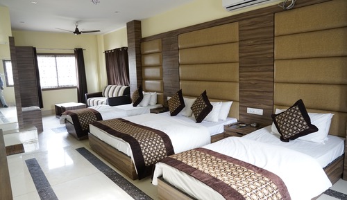 Deluxe Quadruple Room, Multiple Beds, Air conditioning
