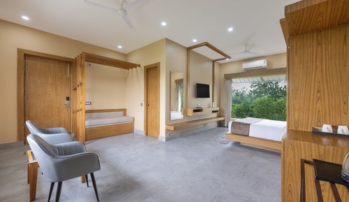 Royal Room, Balcony, Garden View
