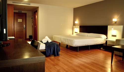 Comfort Triple Room, Balcony, City View