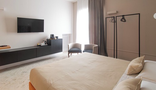 Deluxe Triple Room, Balcony, Courtyard View