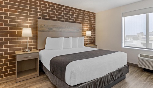 Standard Room, 1 King Bed, Non Smoking, Kitchenette