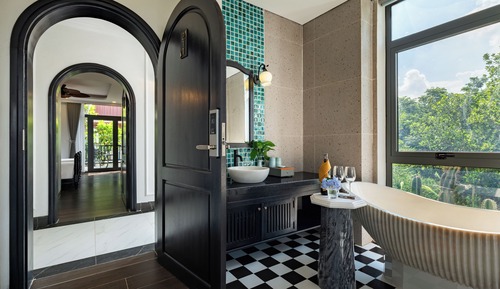 Connecting family suite with balcony