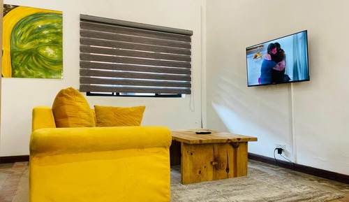 Basic Studio, Garden View