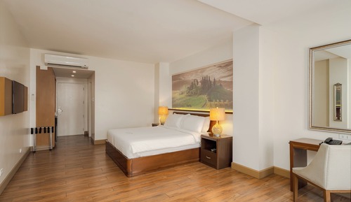Deluxe Room, 1 King Bed, Non Smoking
