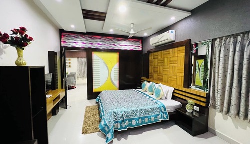 Royal Room, City View