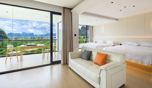 Habitación superior con 2 camas individuales, vistas a la montaña
