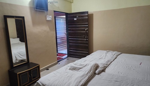 Deluxe Triple Room, City View