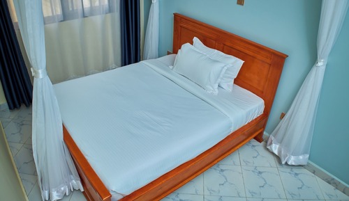 Double Room, Hill View