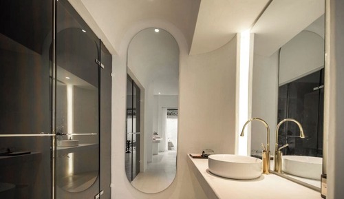 Luxury Suite, Courtyard View