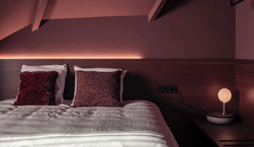 Suite, Hill View