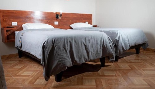 Habitación Confort con 2 camas individuales, patio, vistas a la ciudad