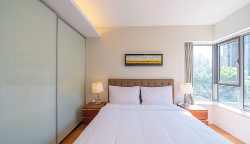 Apartamento superior, 2 habitaciones, cocina, vistas a la ciudad