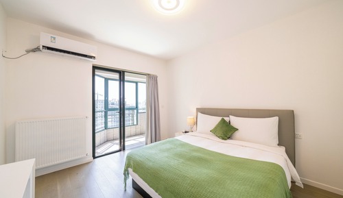 Apartamento superior, 4 habitaciones, balcón, vistas a la ciudad