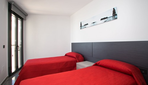 Apartamento, 2 habitaciones, terraza, vistas al mar