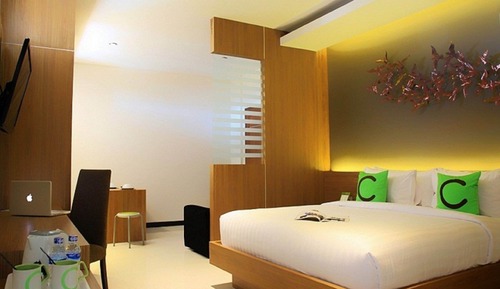 Pool Suite