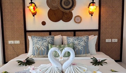 Estudio, piscina privada, vistas parciales al mar