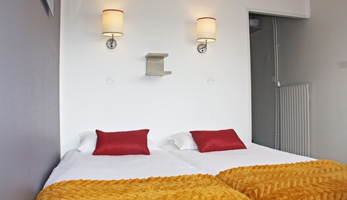 Habitación con 2 camas individuales