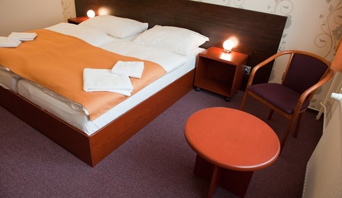 Habitación estándar con 1 cama doble o 2 individuales