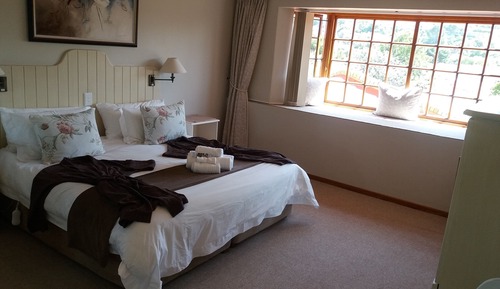 Suite superior (Harmony King or twin, en-suite & loun)